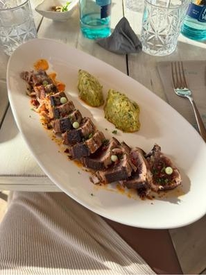 Cocinero y ayudante de cocina