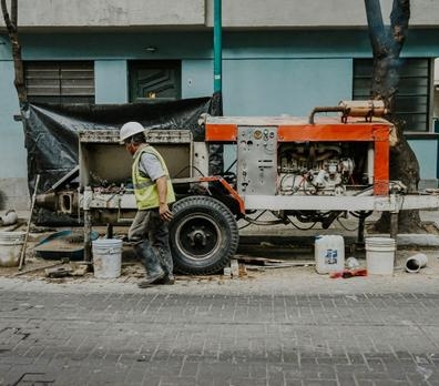? Se busca oficial de obra