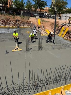 se busca ayudante para la construcción