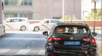 se busca conductor para Uber
