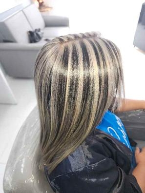 ofrezco  servicio de peluquería y uñas