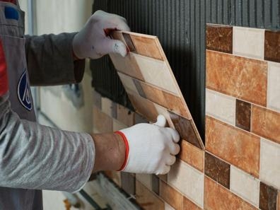 SE BUSCA OFICIAL DE OBRA – MÁLAGA CAP