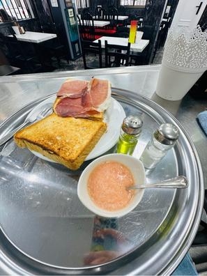 OFERTA LABORAL DE CAMARERA