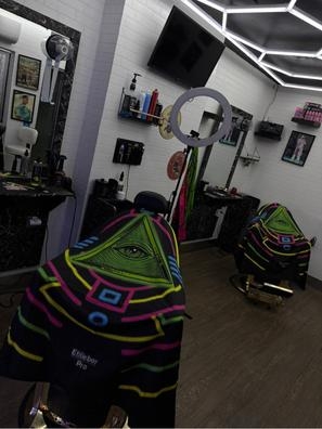 SE NECESITA BARBERO