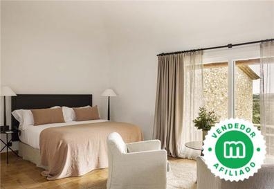Camarero de piso limpieza hotel