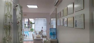 Se solicita Manicura y Pedicura
