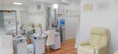 Se solicita Manicura y Pedicura