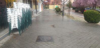 se busca camarera latina en Fuenlabrada