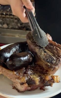 Carne, Brasas y Pasión - Parrillero