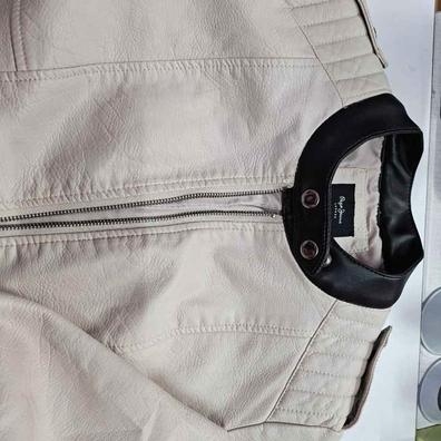 costurera arreglos de ropa