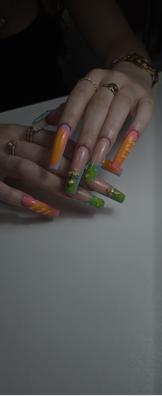 manicurista especializada en esculpidas