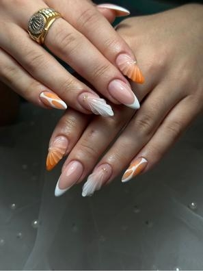 manicurista especializada en esculpidas