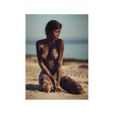 BUSCO MUJER NEGRA SERIA Y FORMAL