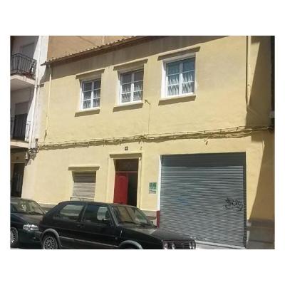 Casa con 2 plantas y Garajes en el centro de Albacete.