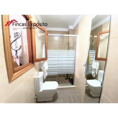SE VENDE CHALET ADOSADO