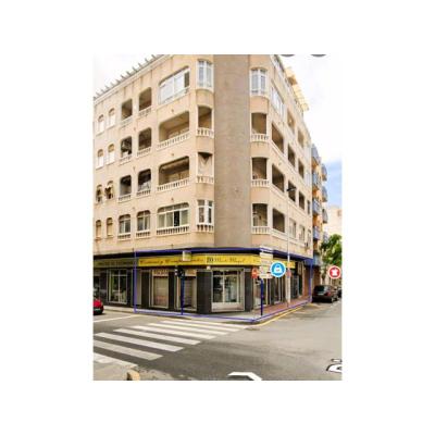 Alquiler local 140 m2 esquina Torrevieja