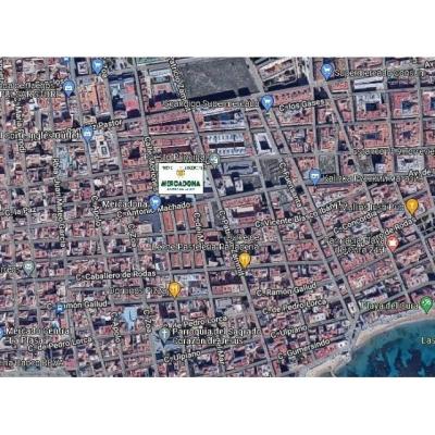 Alquiler local 140 m2 centro Torrevieja