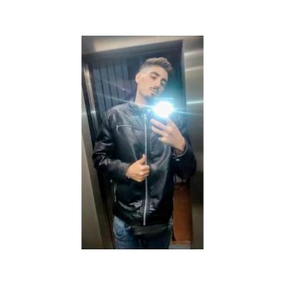 Joven twins hetero curioso
