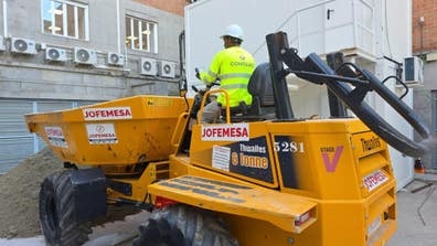 OFICIAL Y PEÓN DE OBRA
