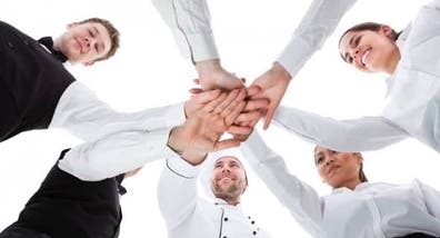 CAMAREROS Y COCINEROS CON EXPERIENCIA