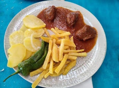 buscamos ayudante de cocina o camarero/a