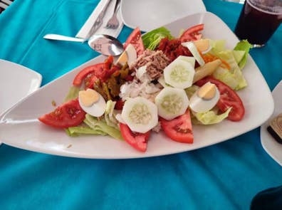 buscamos ayudante de cocina o camarero/a