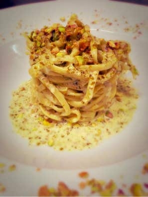AYUDANTE DE COCINA  Y FREGAPLATOS