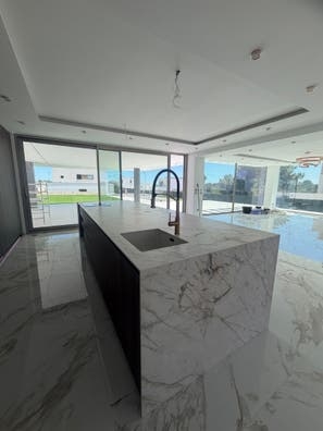 Busco montador de bancadas