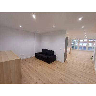 montador de suelos laminados vinilos spc
