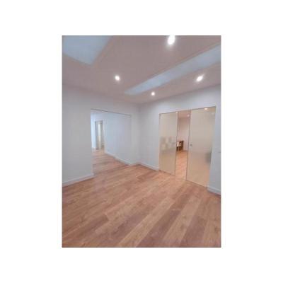 montador de suelos laminados vinilos spc
