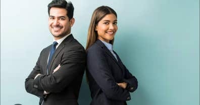 Se precisan comerciales