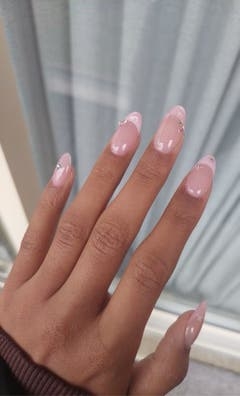 BUSCO MANICURISTA PROFESIONAL