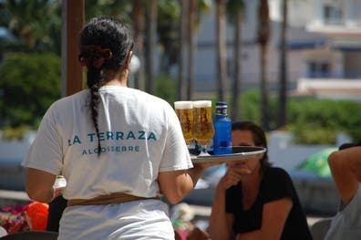 Se busca camarero/a para temporada