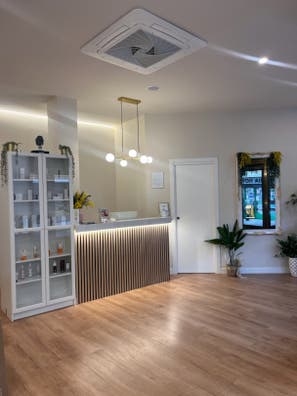 Esteticista o manicurista