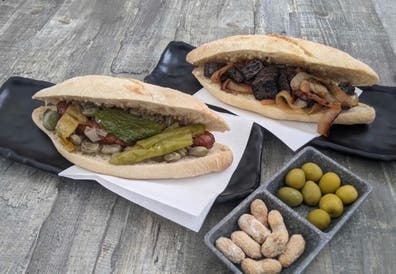 Se busca Cocinera Camarera con experienc