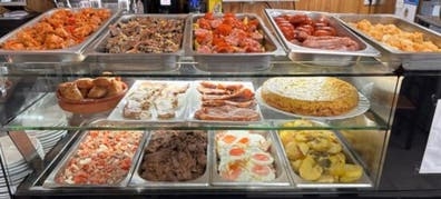 Se busca Cocinera Camarera con experienc