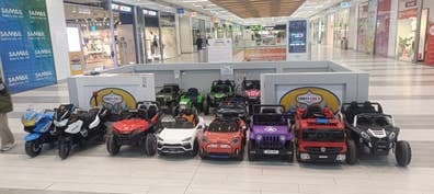 personal para stand de coches electricos