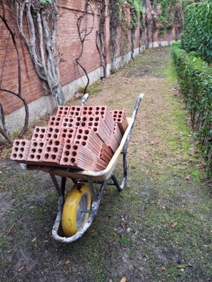 SE BUSCA OFICIAL ALBAÑILERÍA