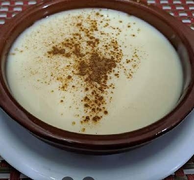 SE BUSCAN CAMAREROS/AS Y COCINERO/A