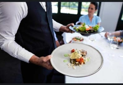 necesito dos camareros y dos cocineros