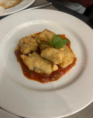 se necesita un ayudante de cocina