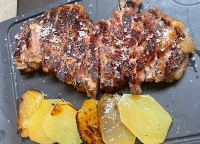 se necesita un ayudante de cocina