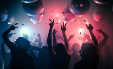 Camarera para discoteca