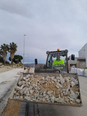 PEONES Y OFICIALES PARA OBRA