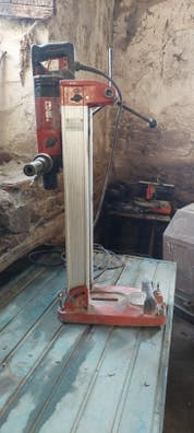 PERFORADORA DE HORMIGÓN HILTY DD130