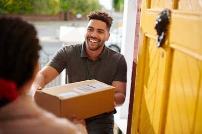 REPARTIDOR PAQUETERÍA EN VICÁLVARO