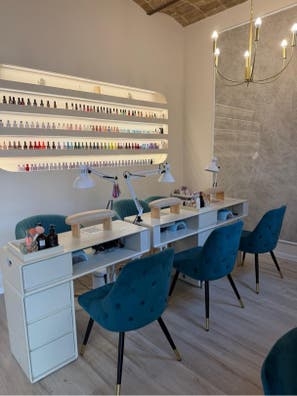 Maestra de Manicura y pedicura