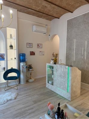 Maestra de Manicura y pedicura