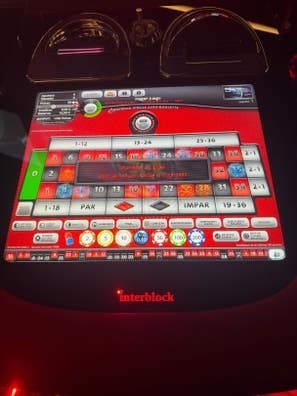 chica para salón de juegos y apuestas
