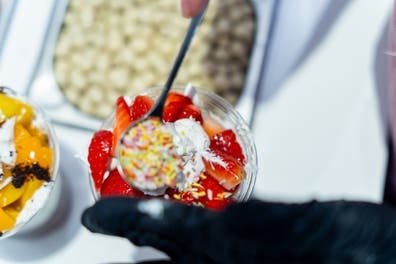 Se busca dependienta